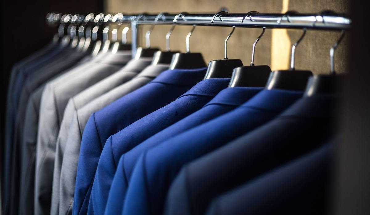  Buying types of fabric for men's suits from the most reliable brands 